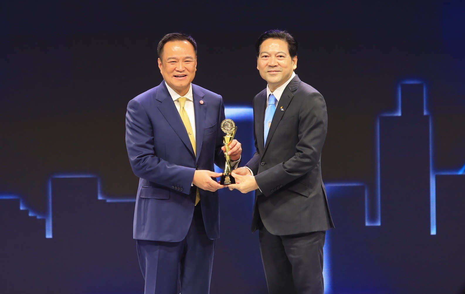 ซีอีโอ TFM ตอกย้ำวิสัยทัศน์ผู้นำองค์กร ขึ้นแท่น ‘สุดยอด CEO รุ่นใหญ่ สาขาเกษตรฯ’